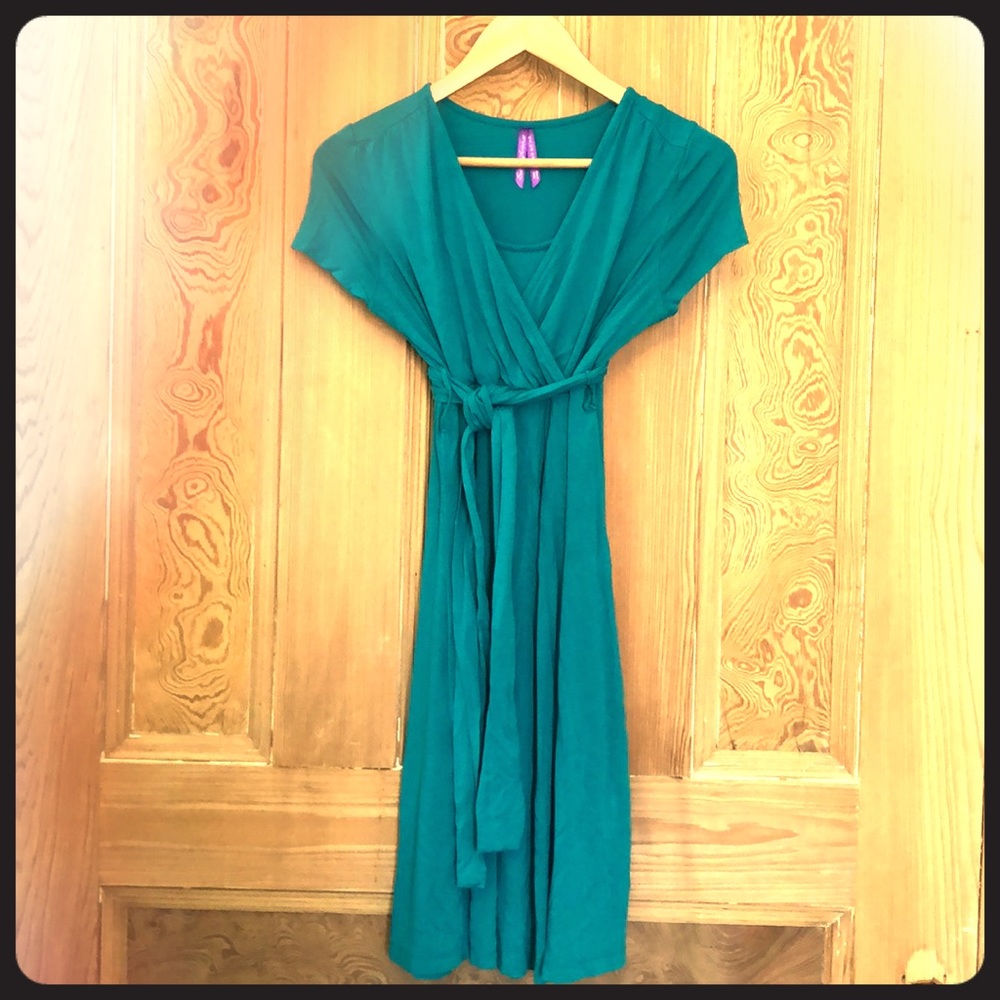 Seraphine crossover maternity dress.
